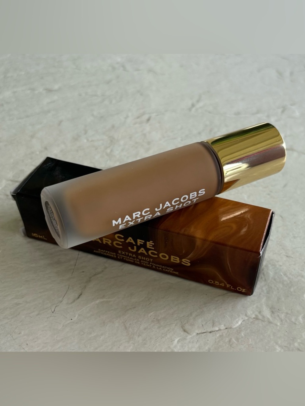 Marc Jacobs Cafe- Extra Shot Caffeine Concealer & Foundation in shade Tan (360) - Picture 3 of 9